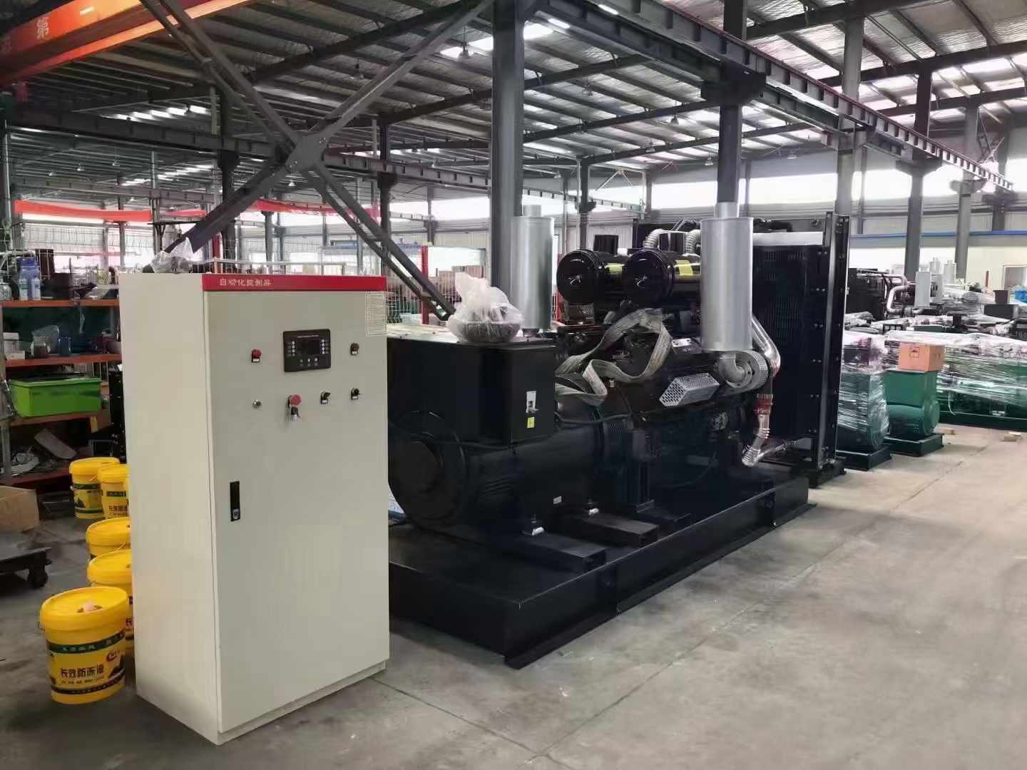 佛罗镇柴油发电机运行时的噪音和振动水平如何？