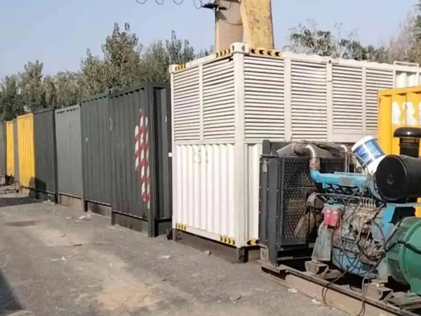 佛罗镇200KW柴油发电机机组每小时油耗是多少?